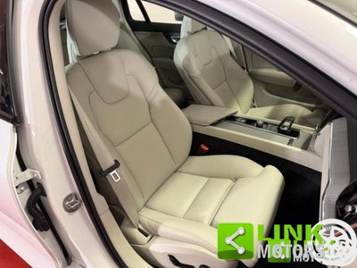 Volvo V60 B4 automatico Ultimate Dark (9)