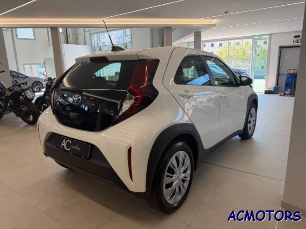 Toyota Aygo X 1.0 VVT-i 72 CV 5p. Undercover S-CVT (4)