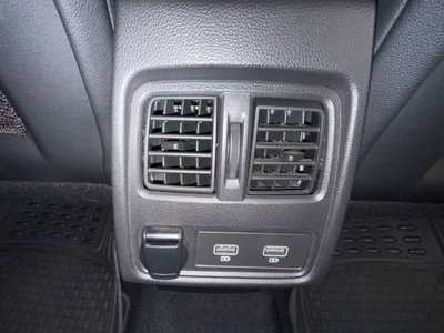 Renault Captur Plug-in Hybrid E-Tech 160 CV Initiale Paris (12)