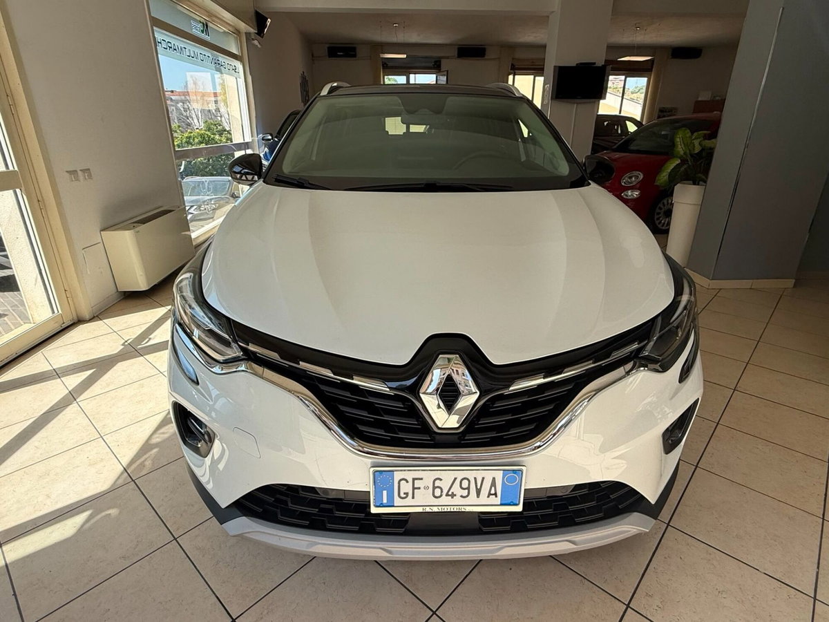 Renault Captur Plug-in Hybrid E-Tech 160 CV Initiale Paris (2)