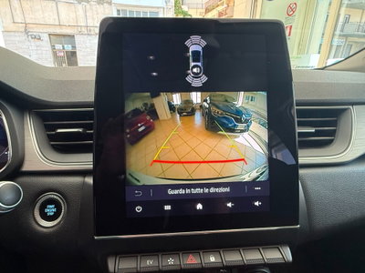 Renault Captur Plug-in Hybrid E-Tech 160 CV Initiale Paris (9)