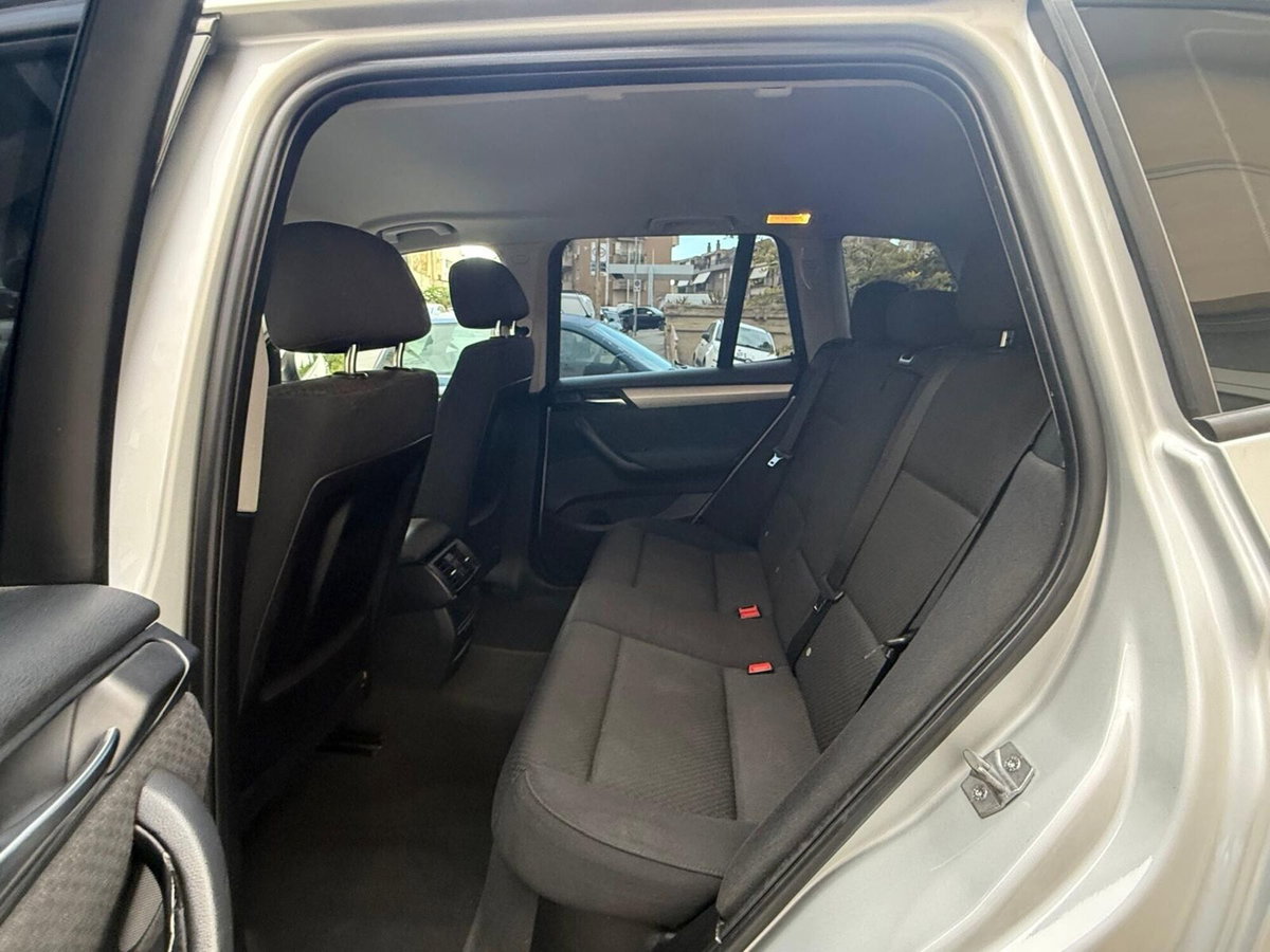 BMW X3 sDrive18d Futura (13)