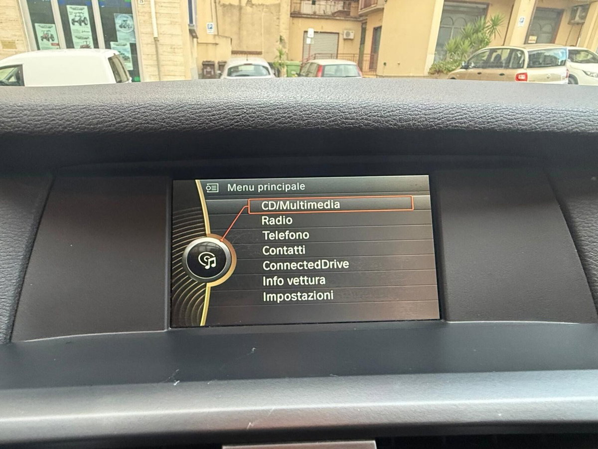 BMW X3 sDrive18d Futura (6)