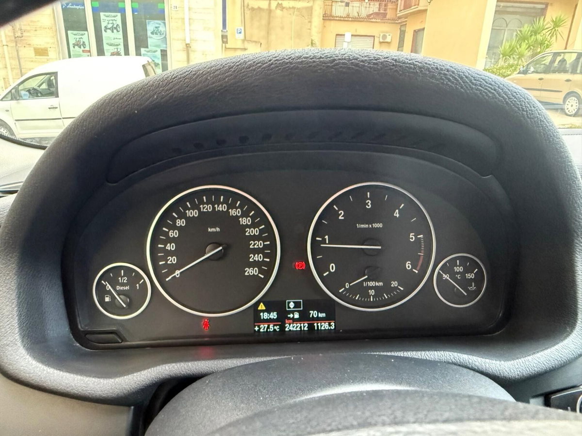 BMW X3 sDrive18d Futura (7)