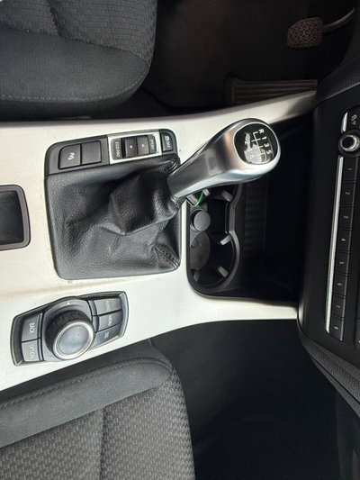 BMW X3 sDrive18d Futura (9)