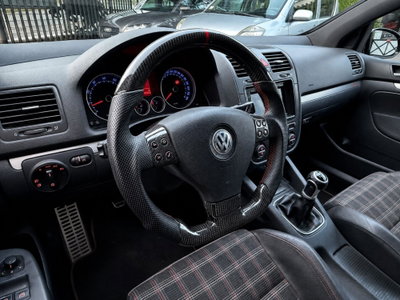 Volkswagen Golf 2.0 16V TFSI 3p. DSG GTI Edition 30 (12)
