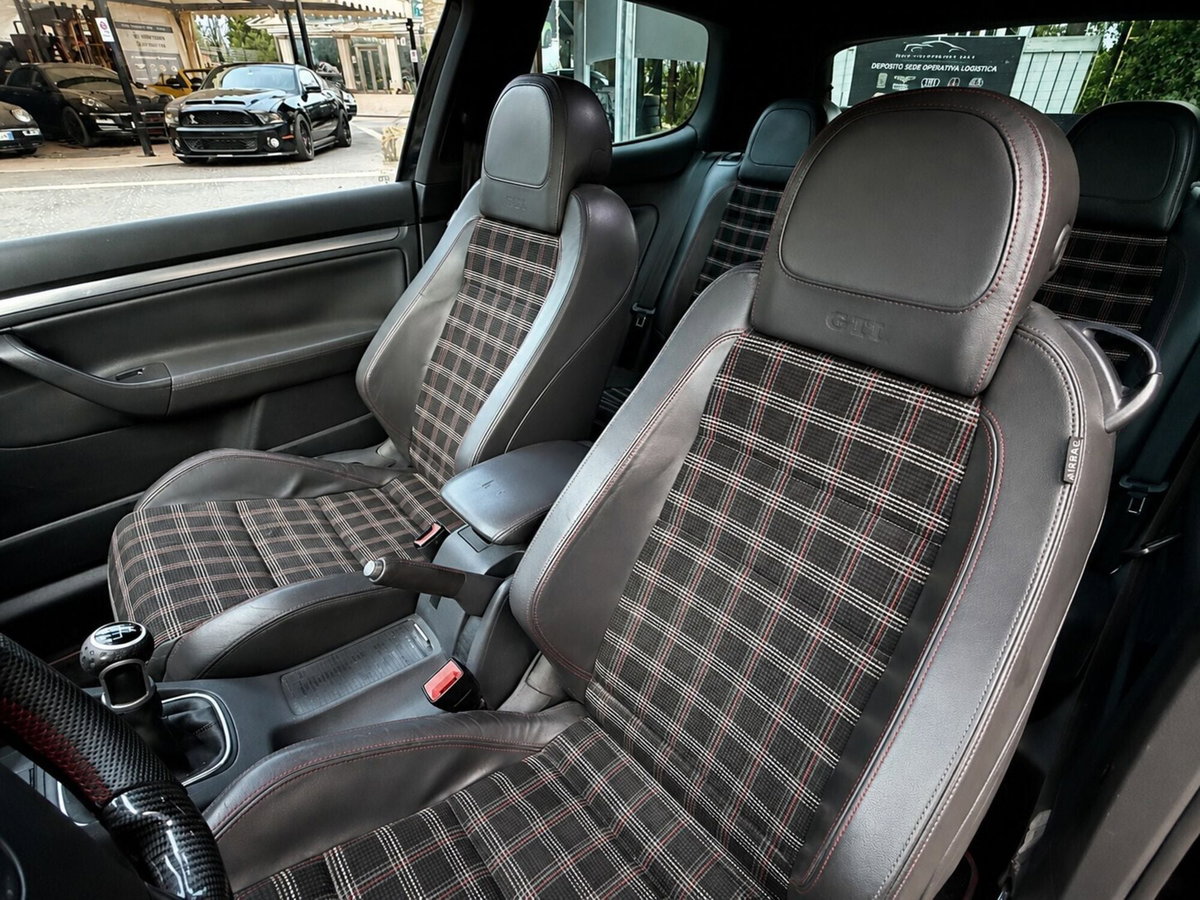 Volkswagen Golf 2.0 16V TFSI 3p. DSG GTI Edition 30 (17)