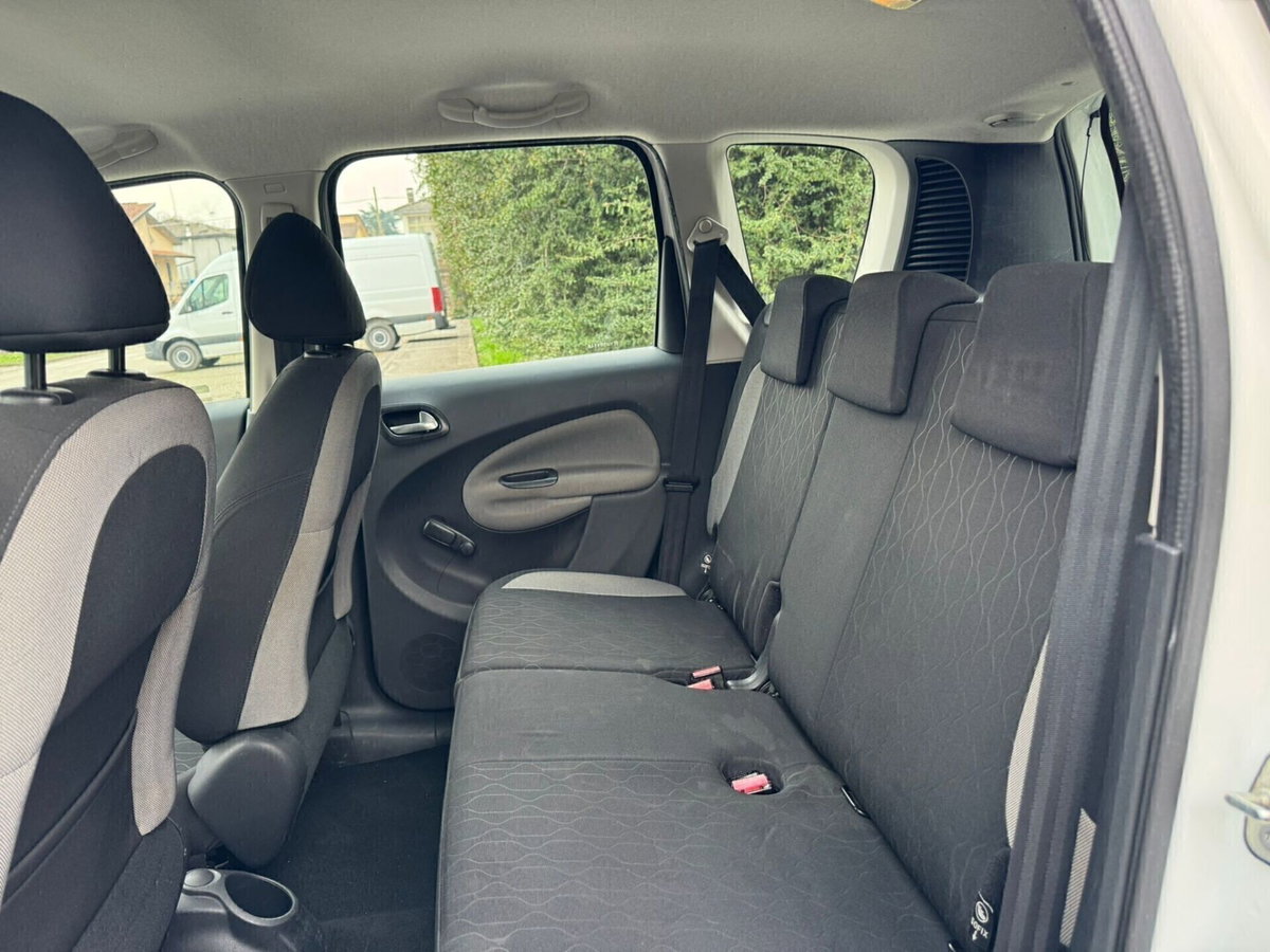 Citroen C3 Picasso 1.6 HDi 90 Exclusive (17)