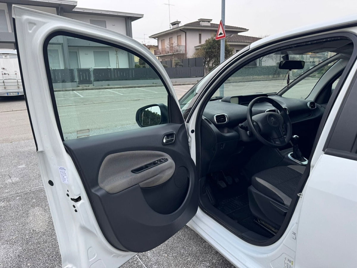 Citroen C3 Picasso 1.6 HDi 90 Exclusive (19)