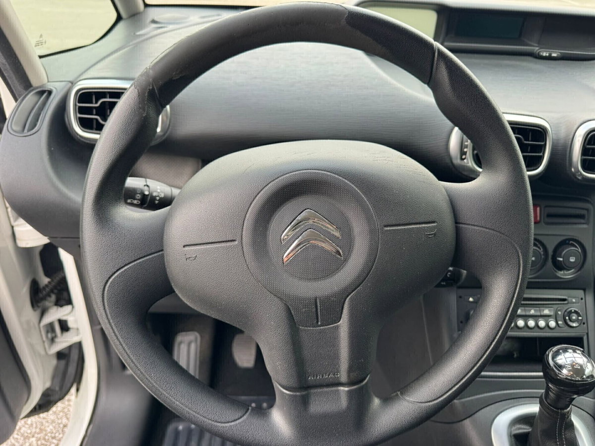 Citroen C3 Picasso 1.6 HDi 90 Exclusive (8)