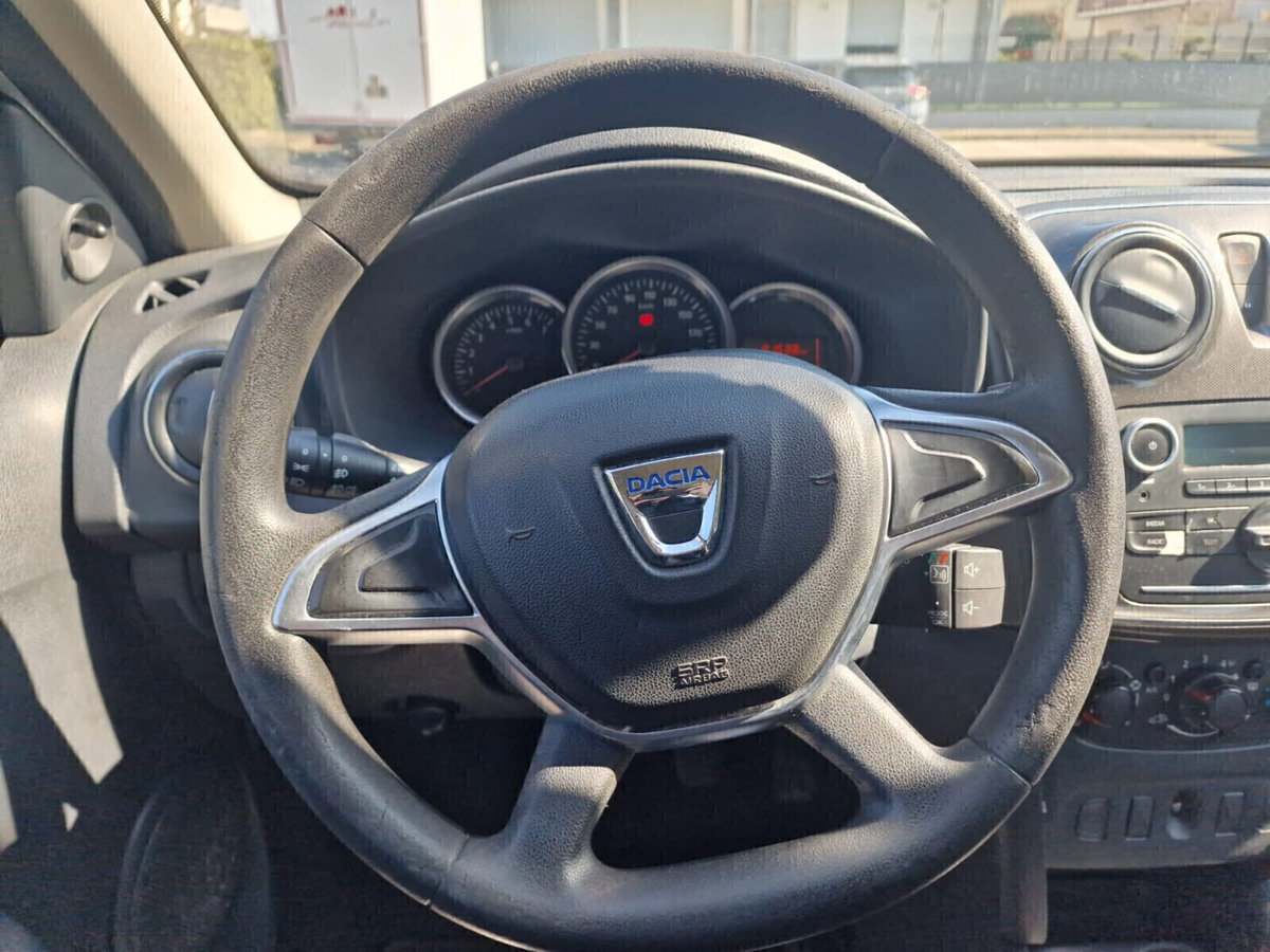 Dacia Sandero Stepway 1.5 Blue dCi 95CV 15th Anniversary (18)