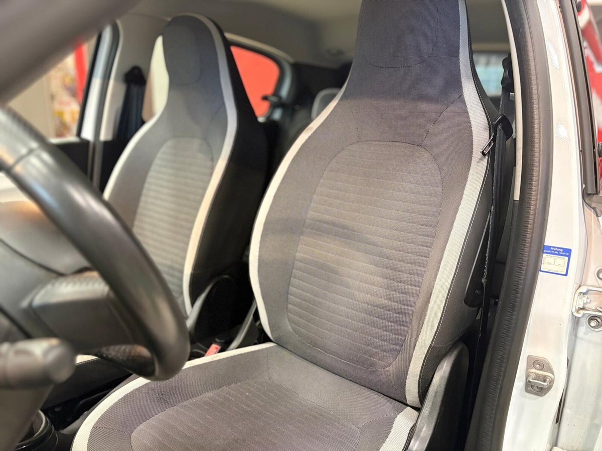 Renault Twingo SCe 65 CV Intens (16)