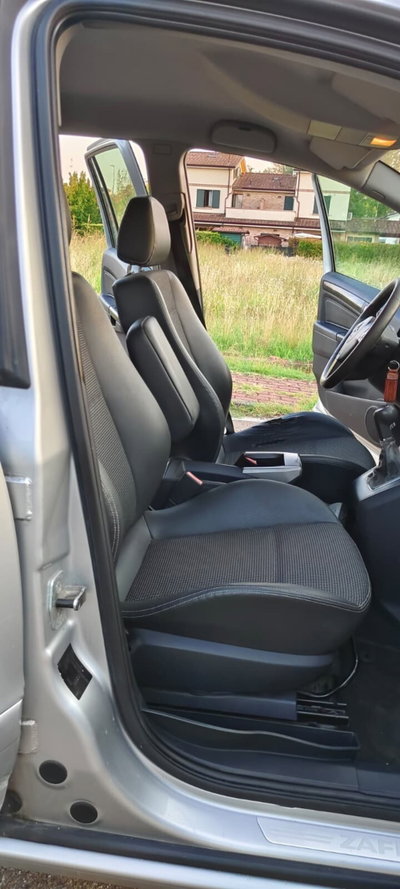 Opel Zafira 1.9 CDTI 120CV Cosmo (10)