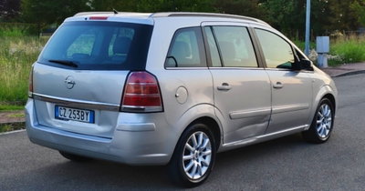 Opel Zafira 1.9 CDTI 120CV Cosmo (14)