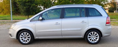 Opel Zafira 1.9 CDTI 120CV Cosmo (18)