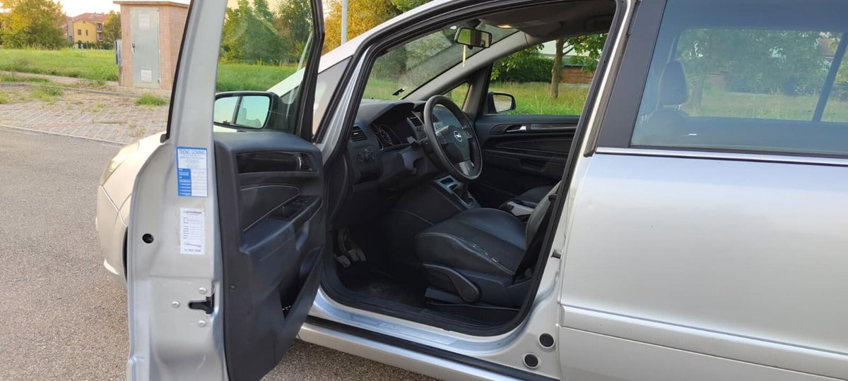 Opel Zafira 1.9 CDTI 120CV Cosmo (5)