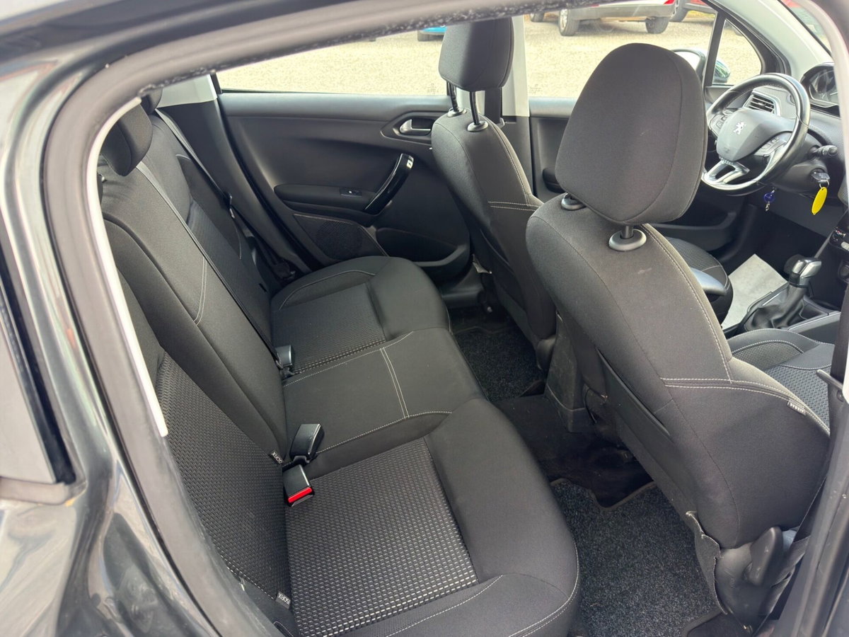 Peugeot 208 75 5 porte Allure (7)