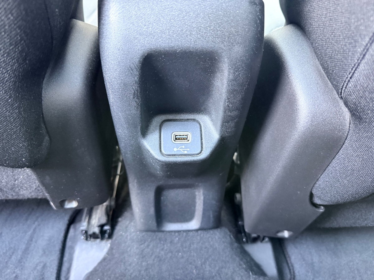 Jeep Renegade 1.6 Mjt 130 CV S (16)
