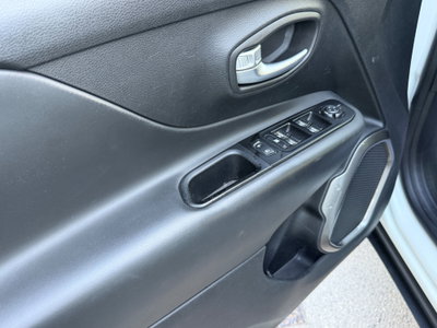Jeep Renegade 1.6 Mjt DDCT 120 CV S (14)