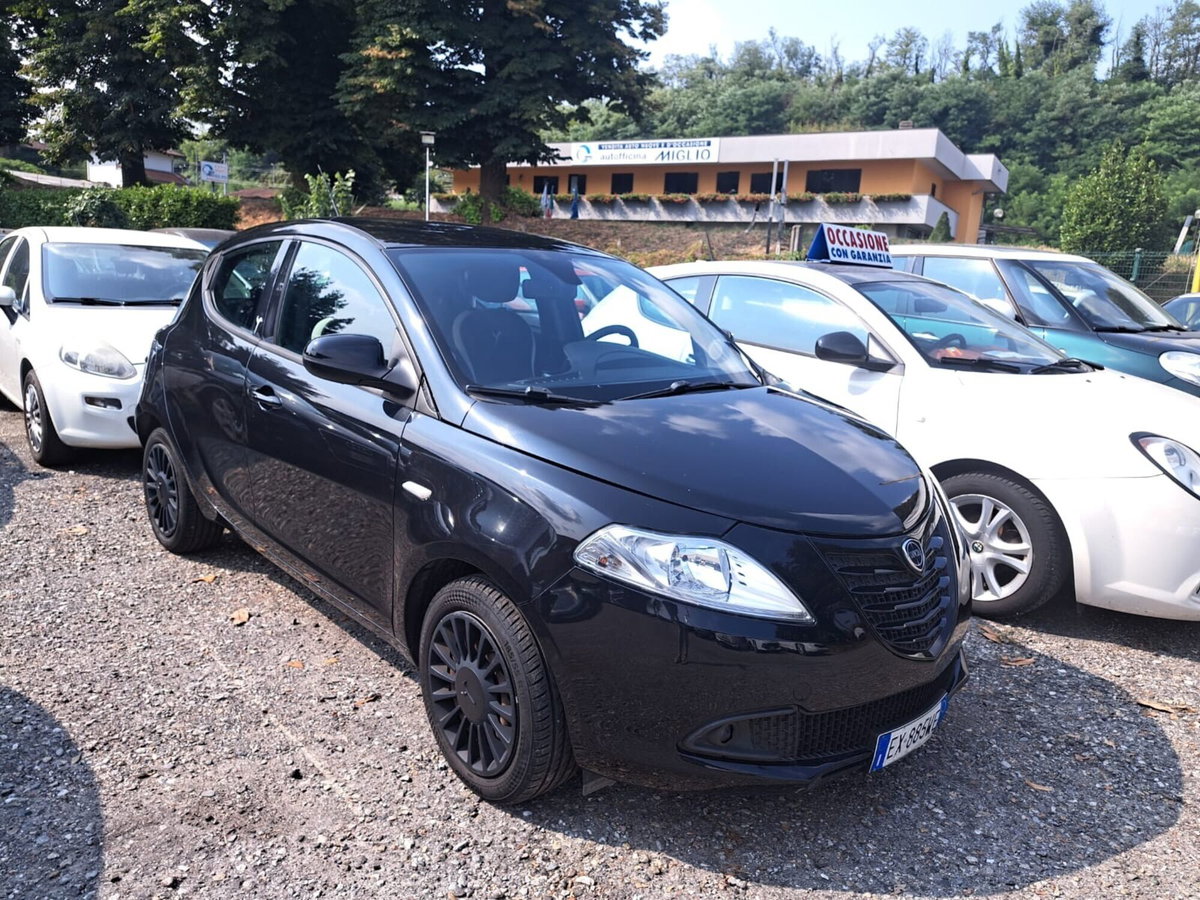Lancia Ypsilon 1.2 69 CV 5 porte Elefantino