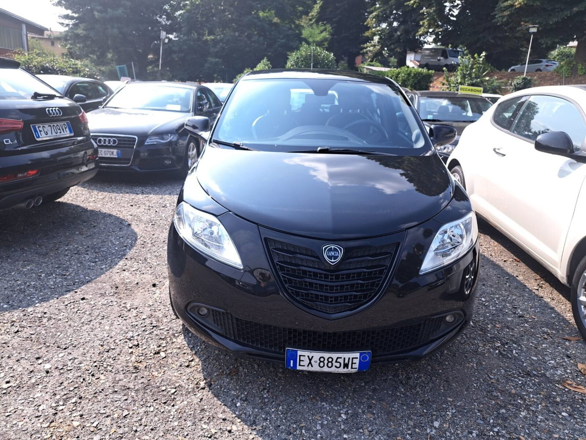 Lancia Ypsilon 1.2 69 CV 5 porte Elefantino (11)