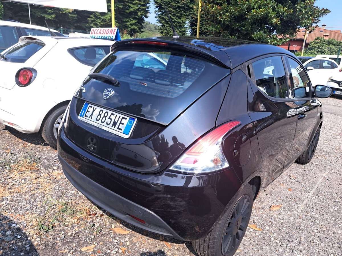 Lancia Ypsilon 1.2 69 CV 5 porte Elefantino (13)