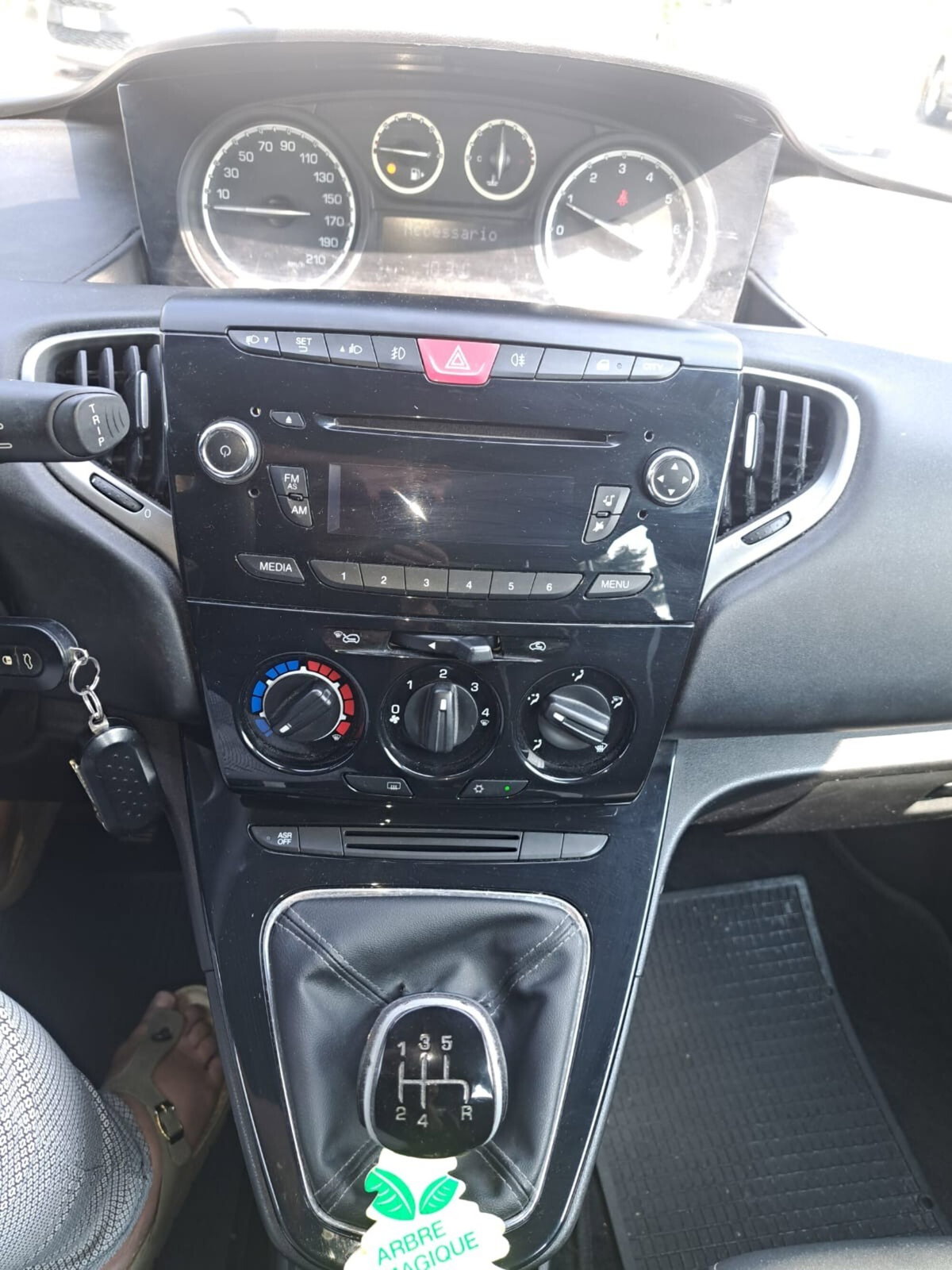 Lancia Ypsilon 1.2 69 CV 5 porte Elefantino (15)