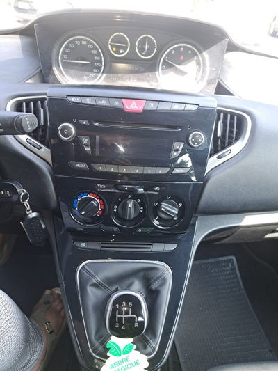 Lancia Ypsilon 1.2 69 CV 5 porte Elefantino (15)