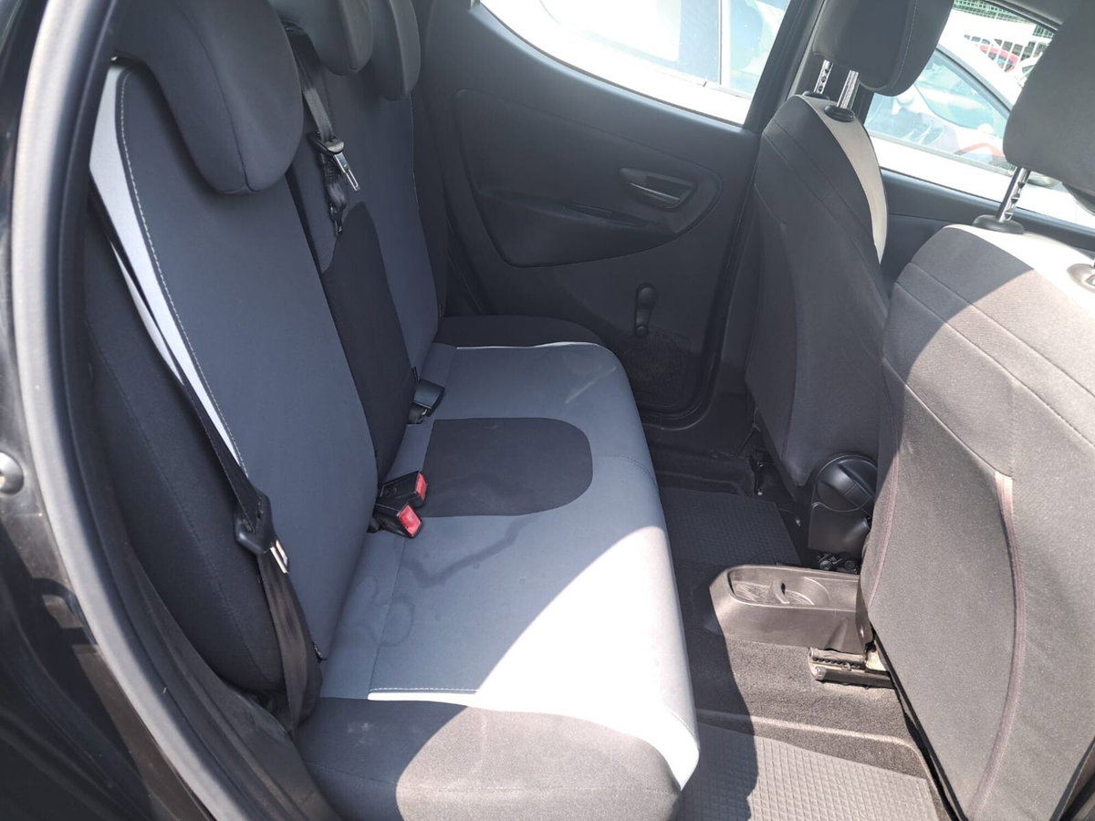 Lancia Ypsilon 1.2 69 CV 5 porte Elefantino (19)