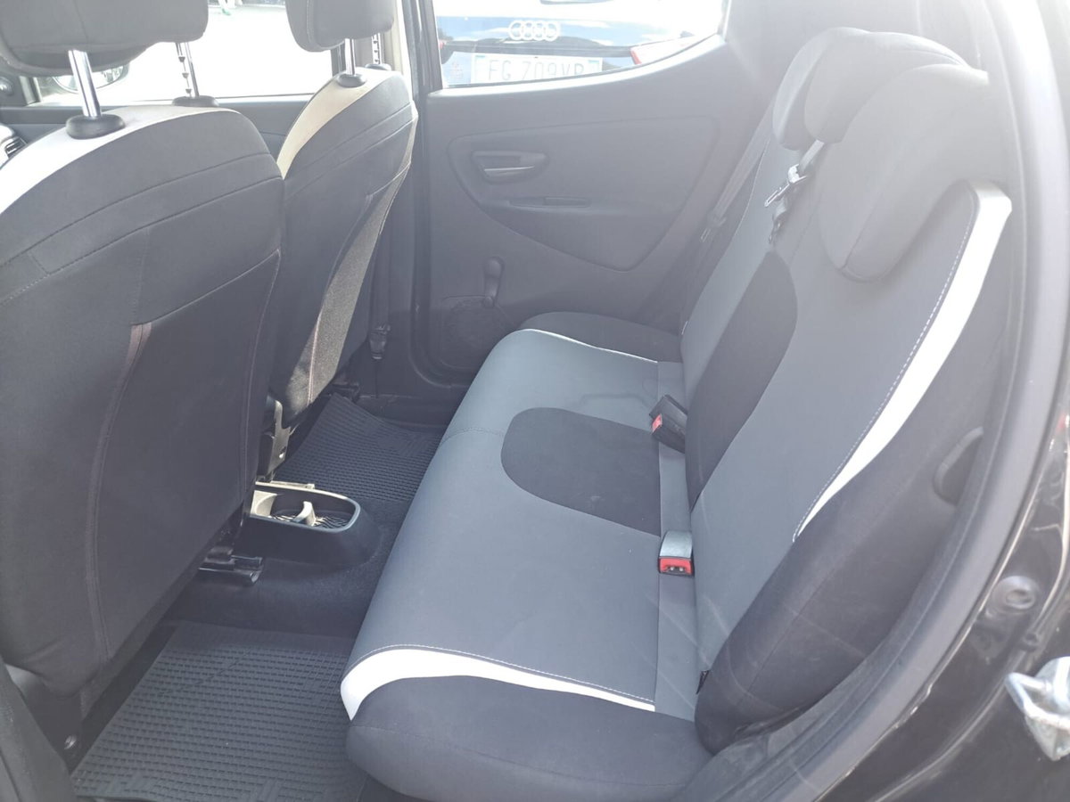 Lancia Ypsilon 1.2 69 CV 5 porte Elefantino (20)