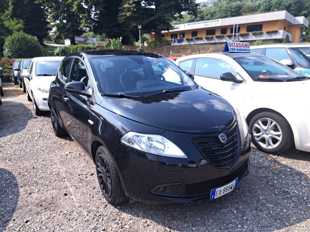 Lancia Ypsilon 1.2 69 CV 5 porte Elefantino (9)
