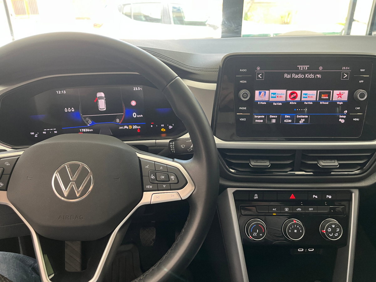 Volkswagen T-Roc 1.0 tsi Style 115cv (4)