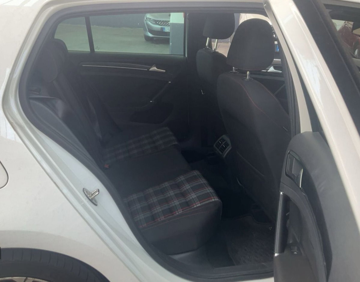 Volkswagen Golf GTI Performance 2.0 TSI DSG 5p. BlueMotion Technology (4)