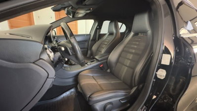 Mercedes-Benz GLA SUV 180 d Sport (14)