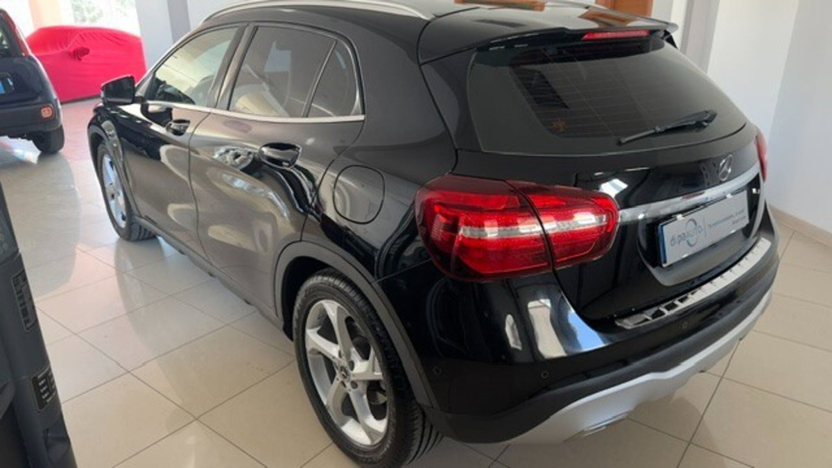 Mercedes-Benz GLA SUV 180 d Sport (6)