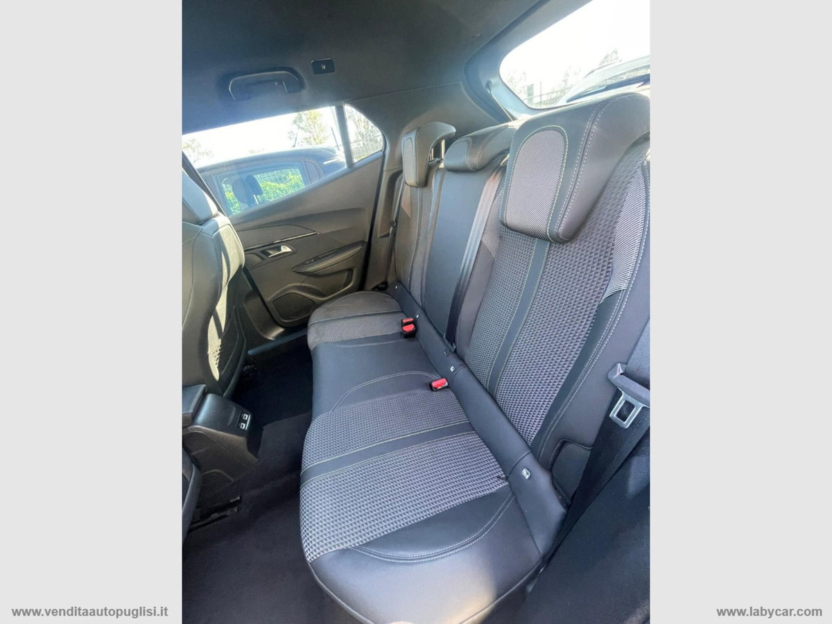 Peugeot 2008 PureTech 130 S&S EAT8 GT Line (13)