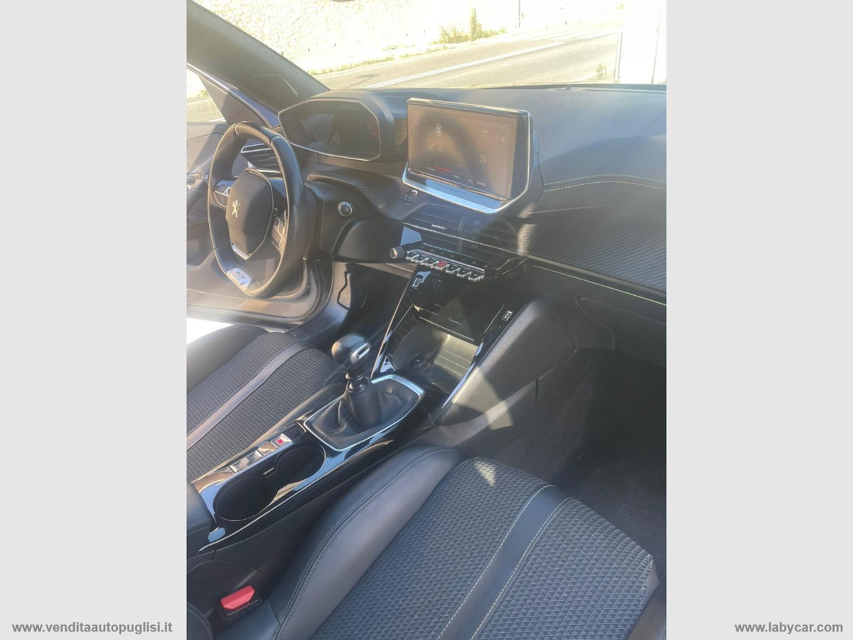 Peugeot 2008 PureTech 130 S&S EAT8 GT Line (5)
