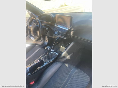Peugeot 2008 PureTech 130 S&S EAT8 GT Line (9)