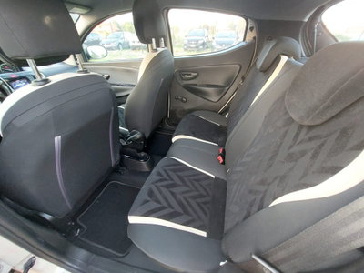 Lancia Ypsilon 1.2 69 CV 5 porte Platinum (20)