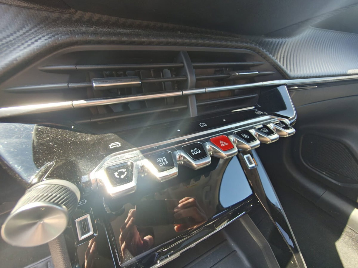 Peugeot 208 PureTech 100 Stop&Start 5 porte Allure (8)