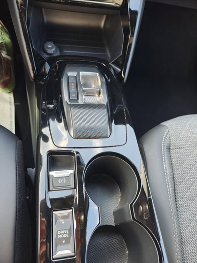 Peugeot 2008 PureTech 130 S&S EAT8 Allure Pack (17)