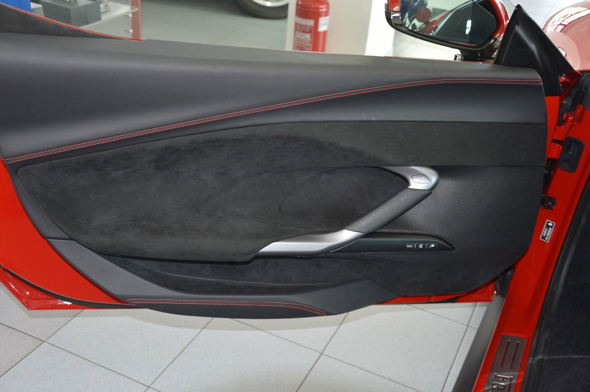 Ferrari 296 Coupé 3.0 GTB (12)
