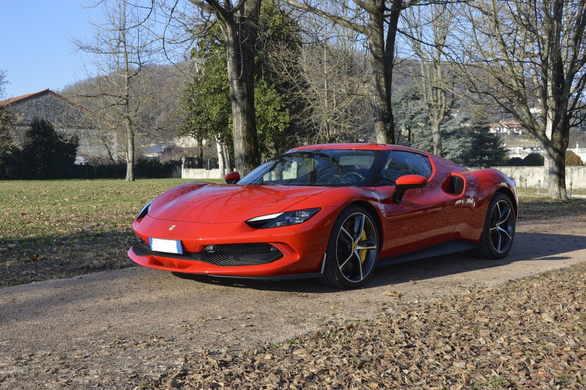 Ferrari 296 Coupé 3.0 GTB (3)