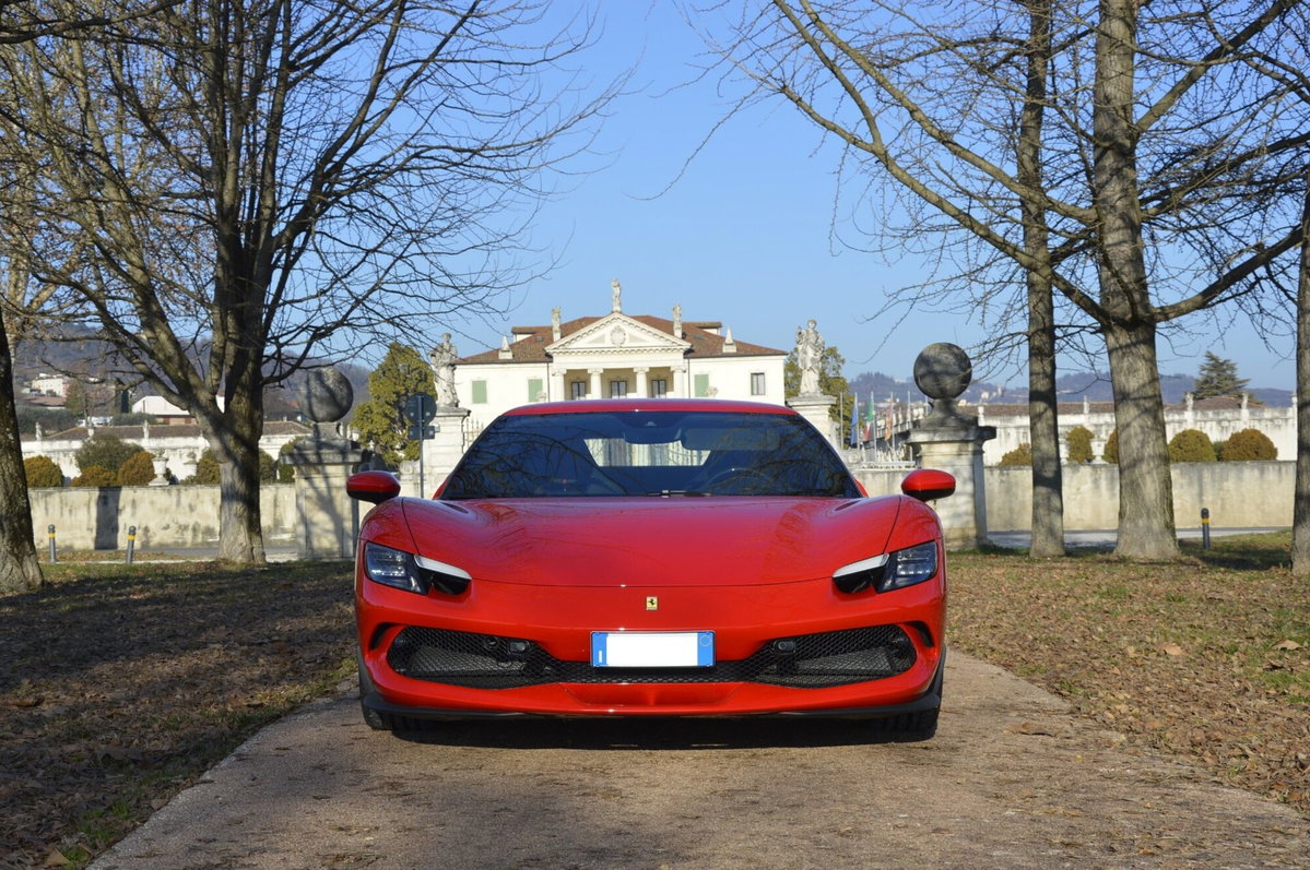 Ferrari 296 Coupé 3.0 GTB (4)