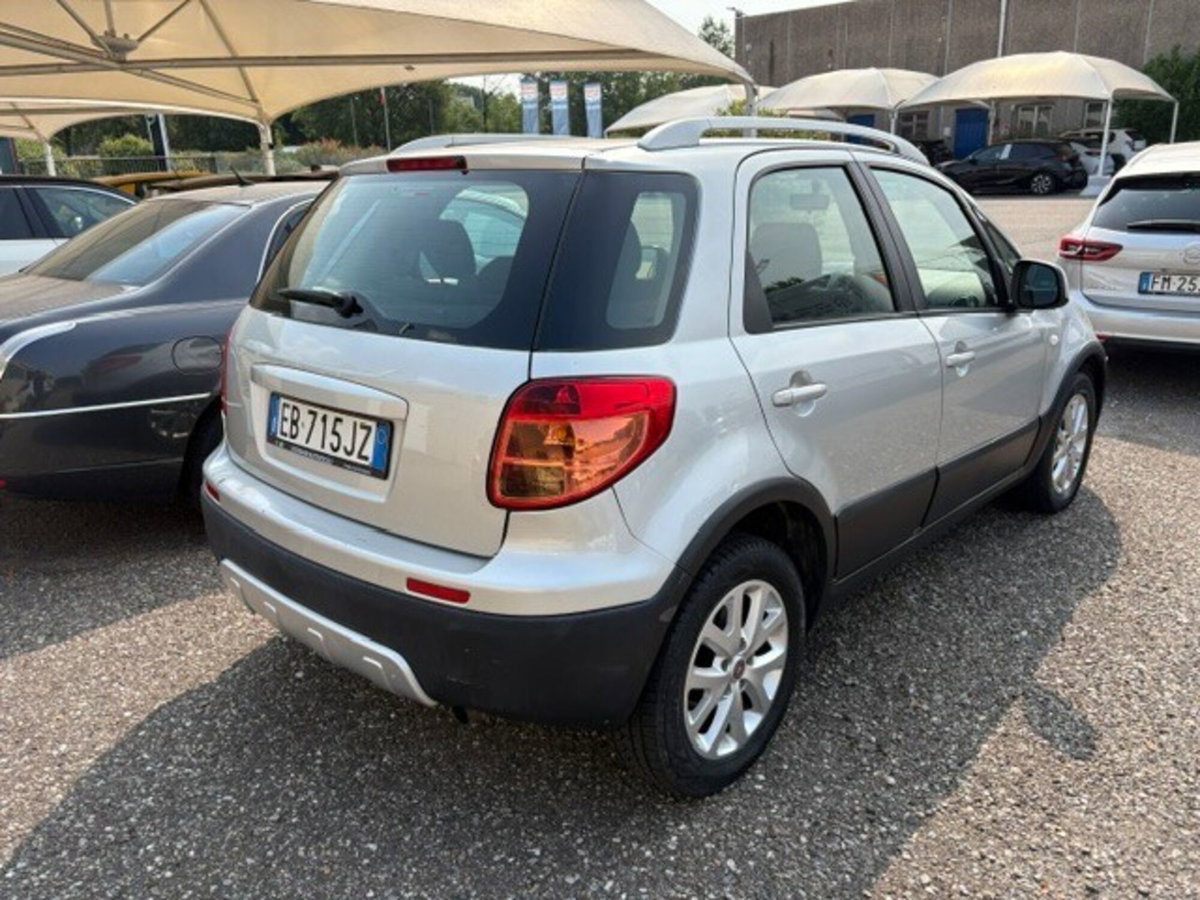 Fiat Sedici 2.0 MJT 16V DPF 4x4 Emotion (10)
