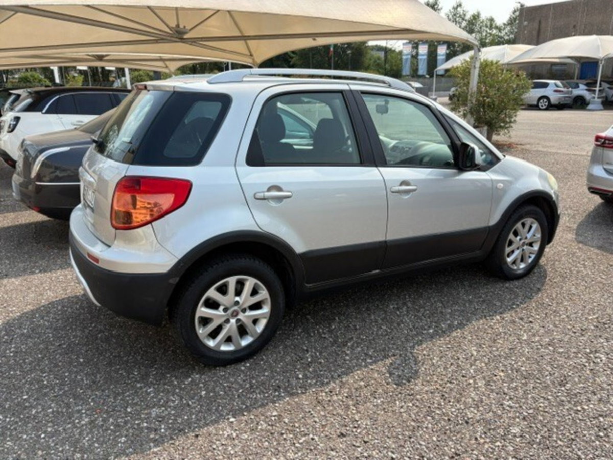 Fiat Sedici 2.0 MJT 16V DPF 4x4 Emotion (11)