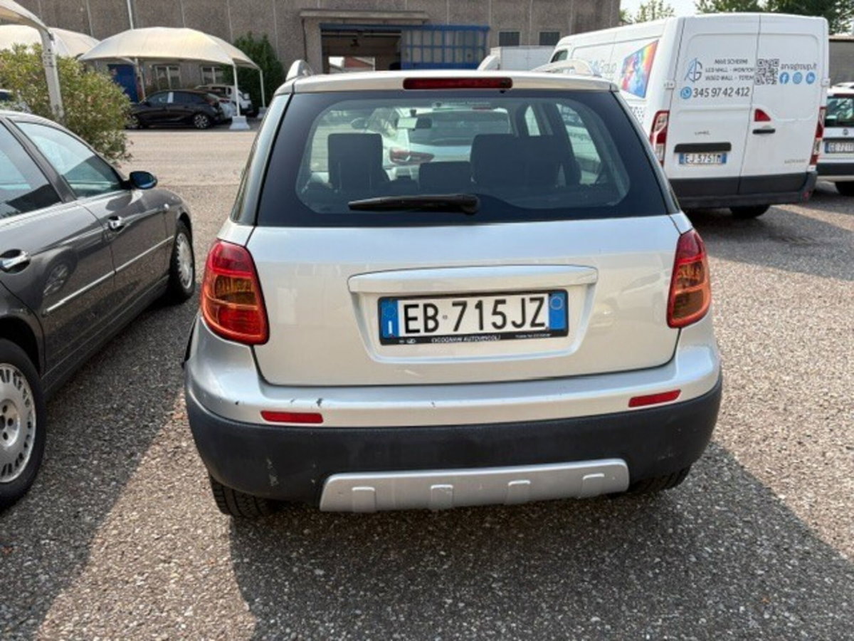 Fiat Sedici 2.0 MJT 16V DPF 4x4 Emotion (8)