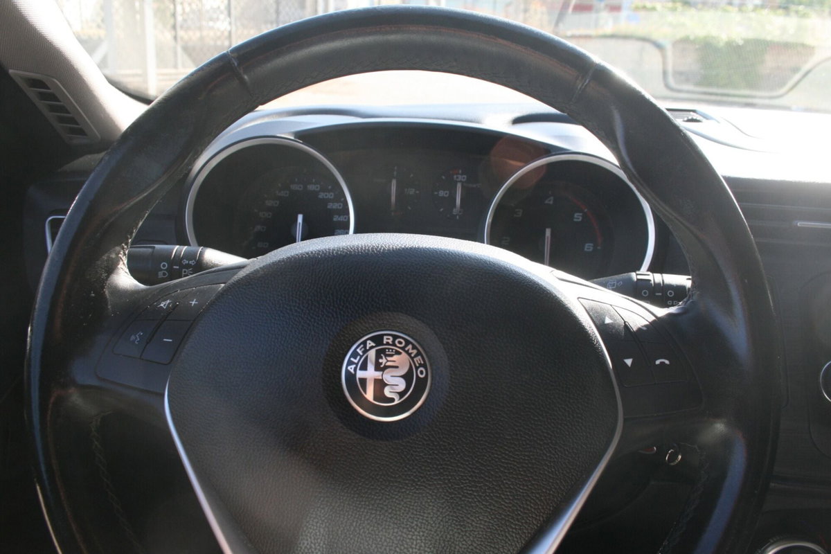Alfa Romeo Giulietta 1.6 JTDm Ti 120cv (10)
