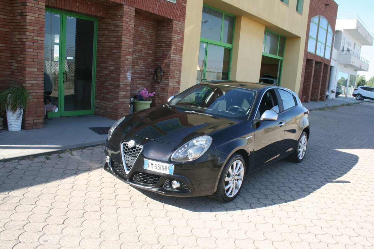 Alfa Romeo Giulietta 1.6 JTDm Ti 120cv (2)