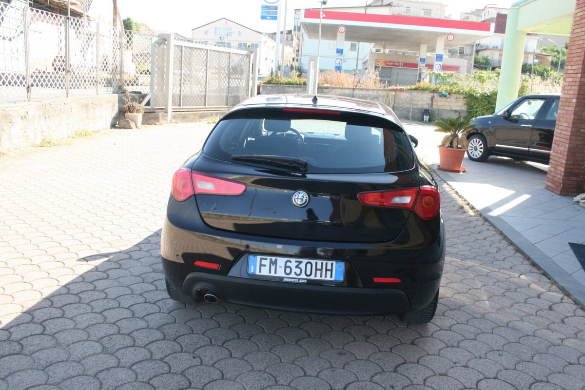 Alfa Romeo Giulietta 1.6 JTDm Ti 120cv (4)